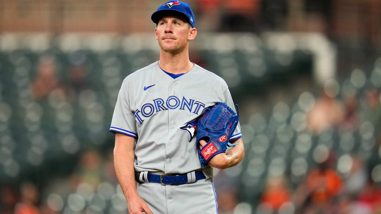 Blue Jays’ Bassitt says he’s done calling his own pitches after loss to A’s